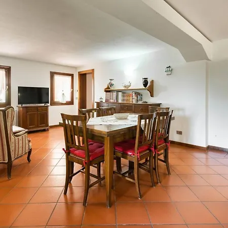 Comfortable House - Garden And Parking